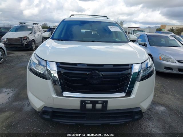 5N1DR3BA8NC240607 Nissan Pathfinder Sv 2wd