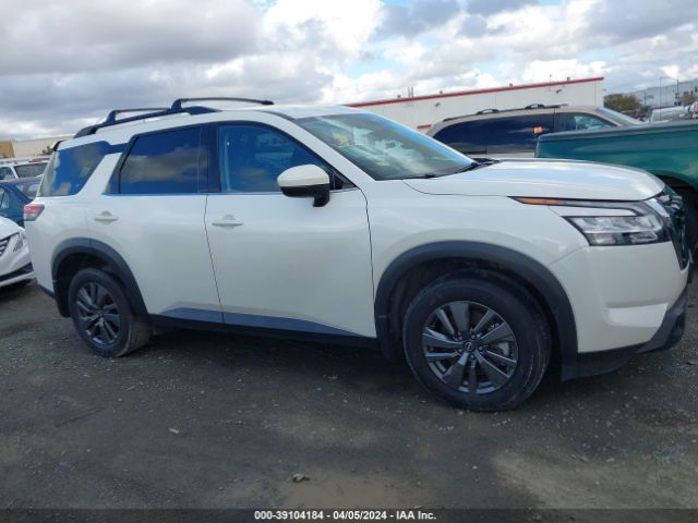 5N1DR3BA8NC240607 Nissan Pathfinder Sv 2wd