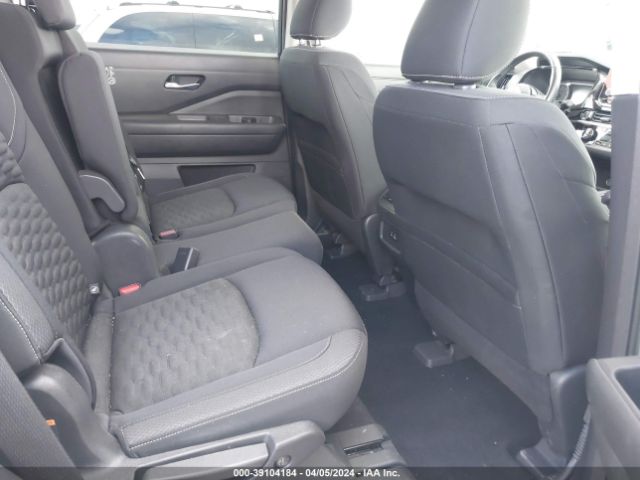 5N1DR3BA8NC240607 Nissan Pathfinder Sv 2wd