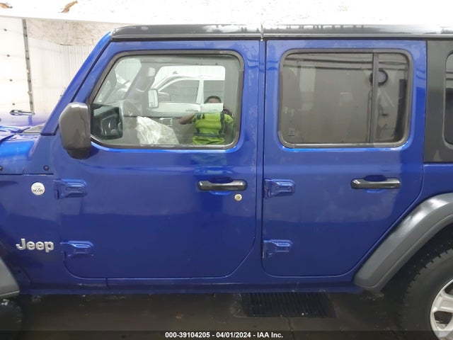 1C4HJXDG5JW171633 Jeep Wrangler Unlimited Sport S 4x4
