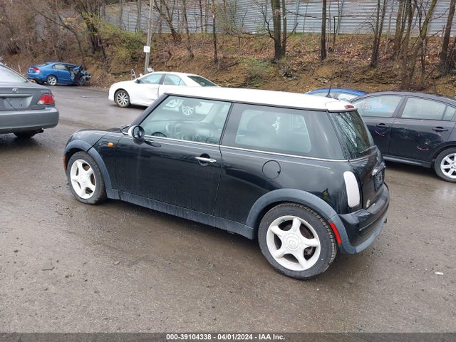 2003 MINI COOPER WMWRC33423TC40216 Photo 2