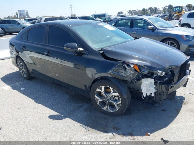 2019 3KPF24AD3KE115666 main image