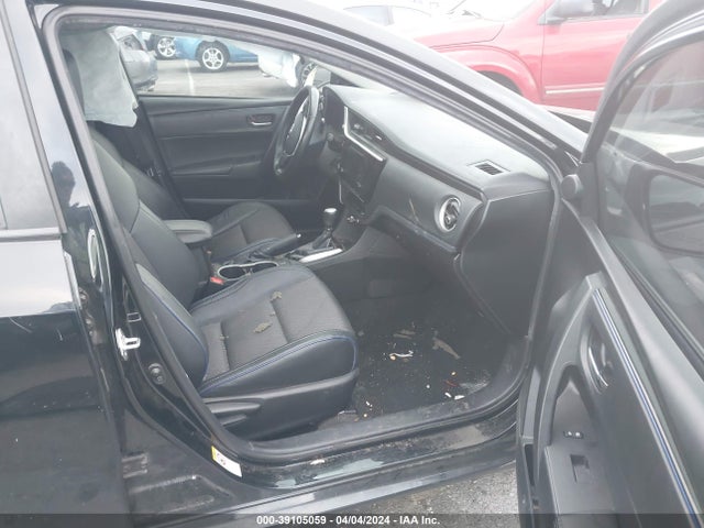 Toyota COROLLA SE 2018 5YFBURHE9JP837032 Image 5