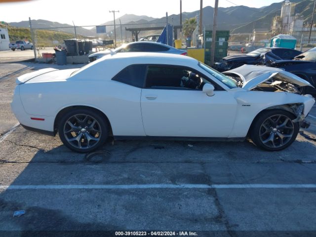 2C3CDZAT7FH712688 Dodge Challenger R/t