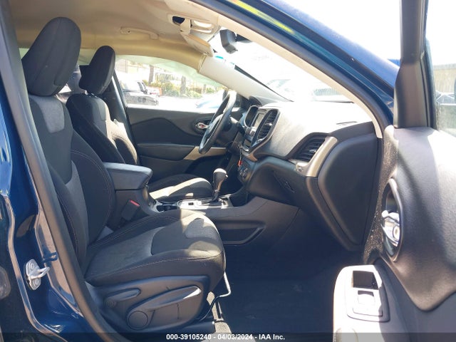 1C4PJLCB6JD563400 Jeep Cherokee Latitude Fwd