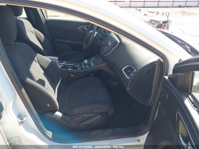 Chrysler 200 Limited 2015 1C3CCCABXFN620795 Image 5