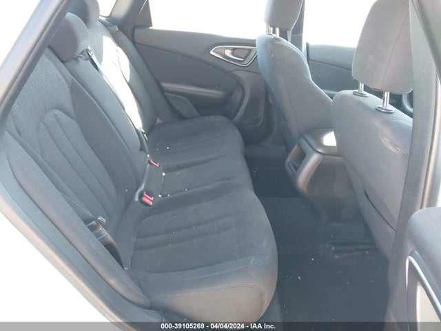 Chrysler 200 Limited 2015 1C3CCCABXFN620795 Image 8