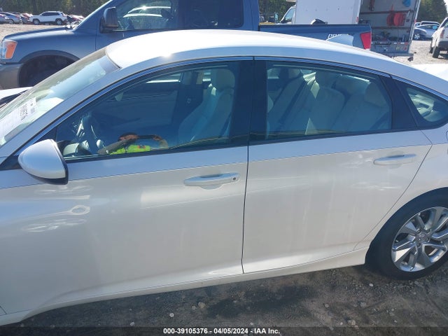 Honda ACCORD LX 2018 1HGCV1F15JA092627 Image 14