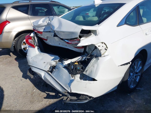 Honda ACCORD LX 2018 1HGCV1F15JA092627 Image 17