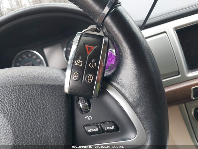 2012 JAGUAR XF SAJWA0FB6CLS39654 Photo 10