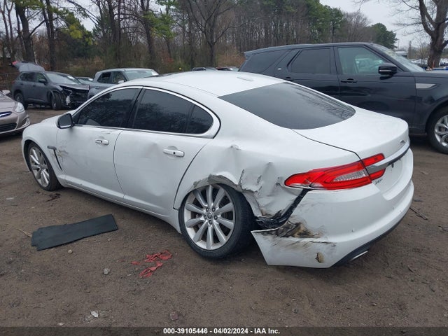 2012 JAGUAR XF SAJWA0FB6CLS39654 Photo 2