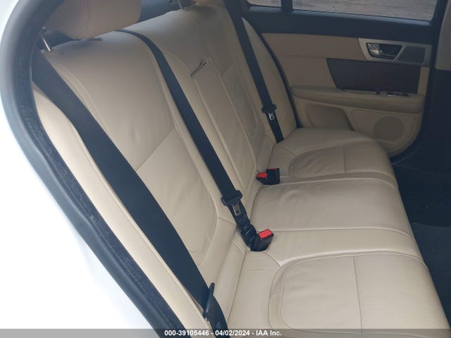 2012 JAGUAR XF SAJWA0FB6CLS39654 Photo 7