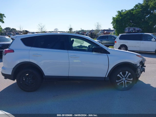 Toyota RAV4 LE 2017 2T3ZFREV9HW363323 Image 14