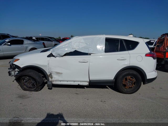 Toyota RAV4 LE 2017 2T3ZFREV9HW363323 Image 15