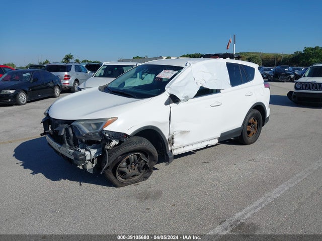 Toyota RAV4 LE 2017 2T3ZFREV9HW363323 Image 2