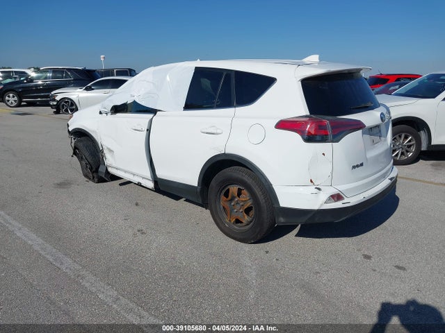 Toyota RAV4 LE 2017 2T3ZFREV9HW363323 Image 3