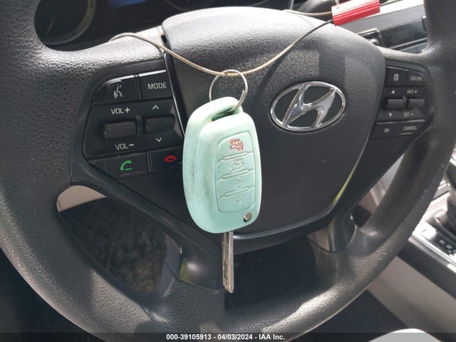Hyundai SONATA SE 2016 5NPE24AF1GH290711 Image 11