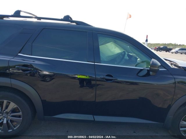 5N1DR3BD8NC260978 Nissan Pathfinder Sv 4wd