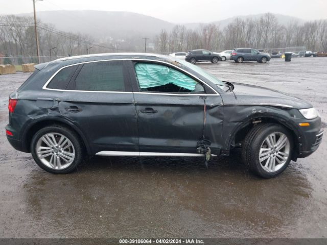 WA1BNAFY0J2240016 Audi Q5 2.0t Premium/2.0t Tech Premium