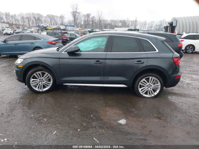 WA1BNAFY0J2240016 Audi Q5 2.0t Premium/2.0t Tech Premium