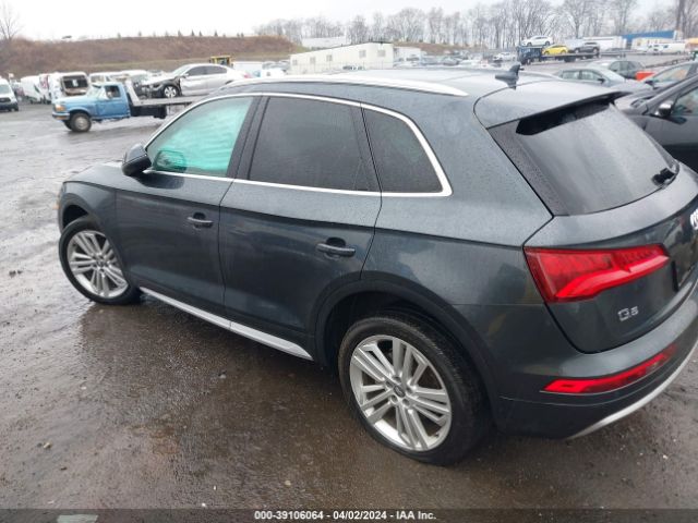 WA1BNAFY0J2240016 Audi Q5 2.0t Premium/2.0t Tech Premium