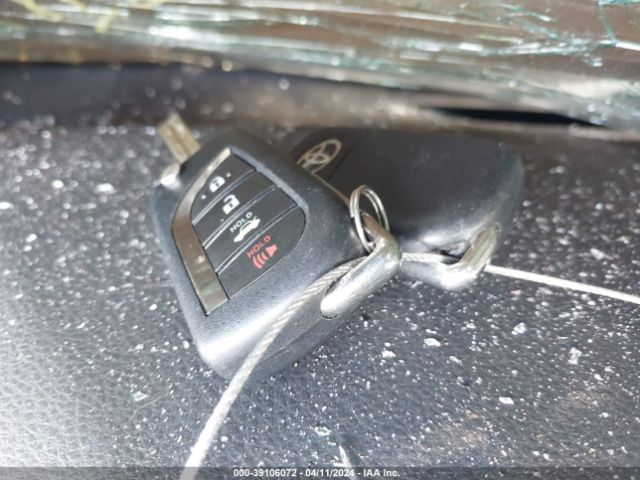 4T1G11AK2LU961225 Toyota CAMRY SE