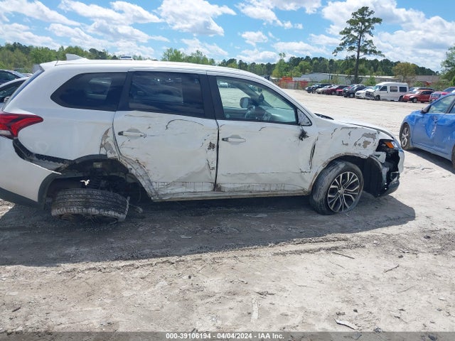 JA4AD2A33HZ057419 Mitsubishi Outlander Es