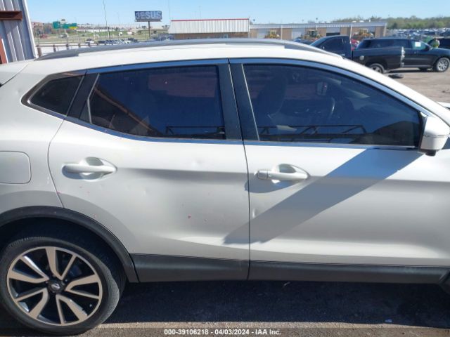 JN1BJ1CP5JW500032 Nissan Rogue Sport Sl