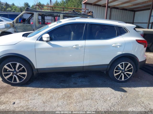 JN1BJ1CP5JW500032 Nissan Rogue Sport Sl