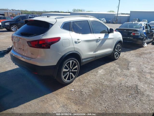JN1BJ1CP5JW500032 Nissan Rogue Sport Sl