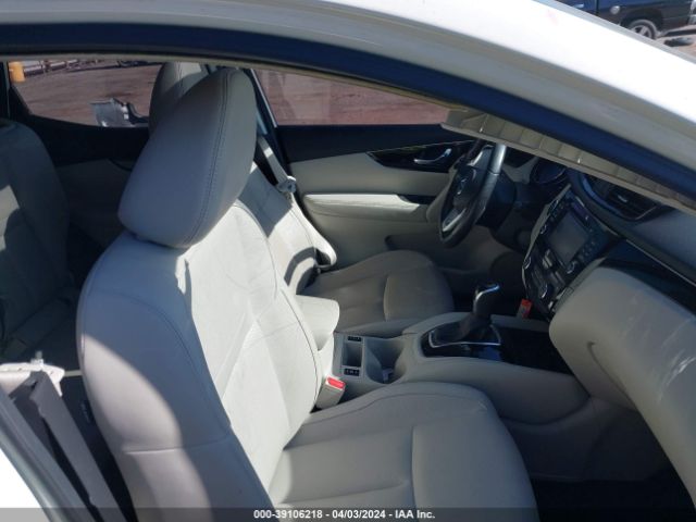 JN1BJ1CP5JW500032 Nissan Rogue Sport Sl