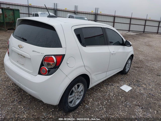 Chevrolet Sonic Lt Auto 2016 1G1JC6SH8G4143369 Image 4