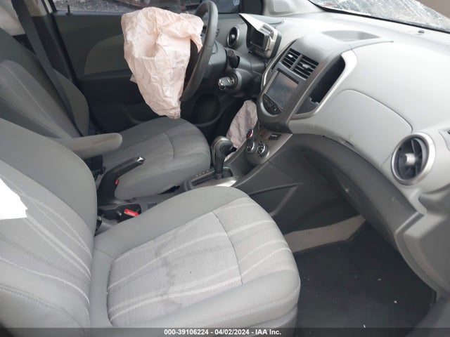 Chevrolet Sonic Lt Auto 2016 1G1JC6SH8G4143369 Image 5
