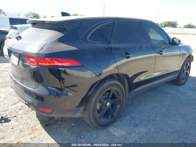 SADCJ2BV1HA068087 Jaguar F-pace 35t Premium