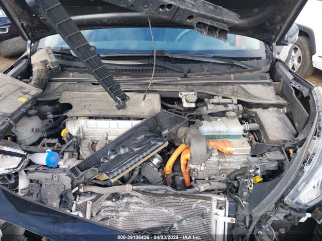 KNDCB3LC5J5211374 KIA NIRO LX