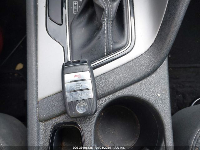 KNDCB3LC5J5211374 KIA NIRO LX