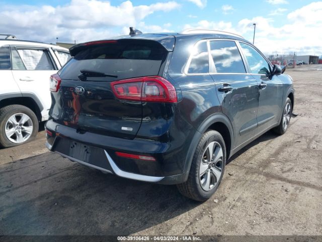 KNDCB3LC5J5211374 KIA NIRO LX