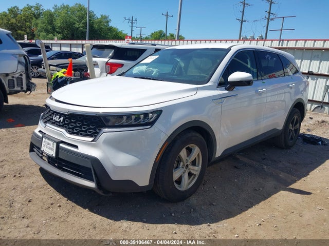 KIA SORENTO LX 2022 5XYRG4LC2NG105916 Image 2