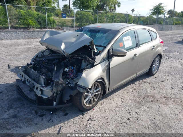 Ford FOCUS SE 2016 1FADP3K27GL277353 Image 2