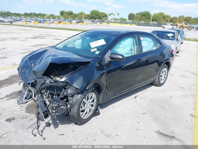 Toyota COROLLA LE 2017 5YFBURHE8HP733707 Image 2
