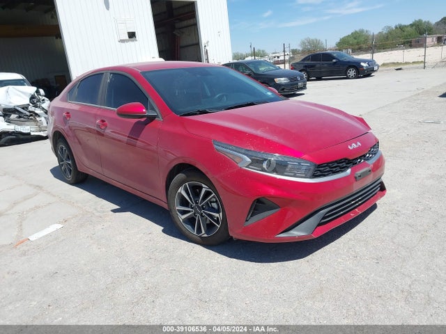 2024 3KPF24AD8RE743099 main image