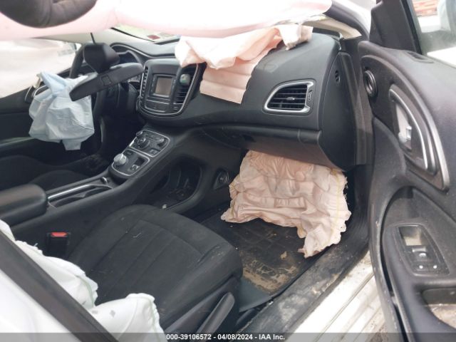 2015 CHRYSLER 200 1C3CCCAB8FN693597 Photo 4