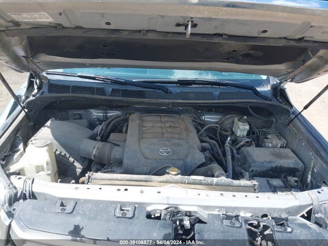 5TFHY5F17JX679119 Toyota Tundra Limited 5.7l V8