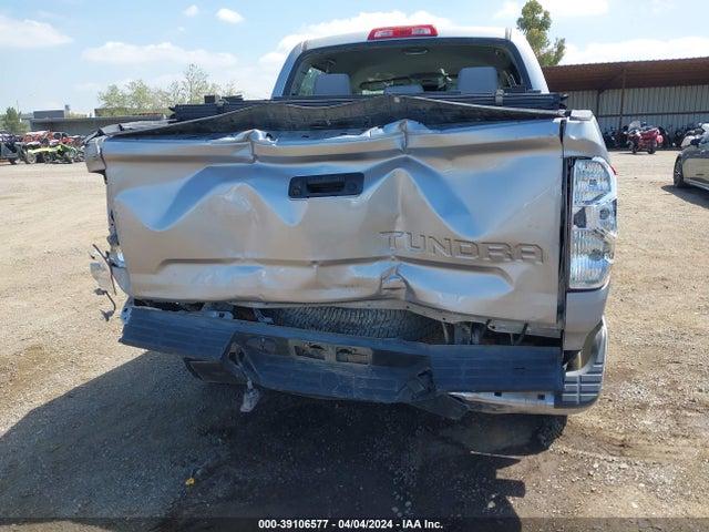 5TFHY5F17JX679119 Toyota Tundra Limited 5.7l V8