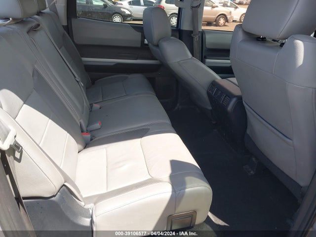 5TFHY5F17JX679119 Toyota Tundra Limited 5.7l V8