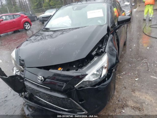 3MYDLBYV6KY505328 Toyota YARIS LE