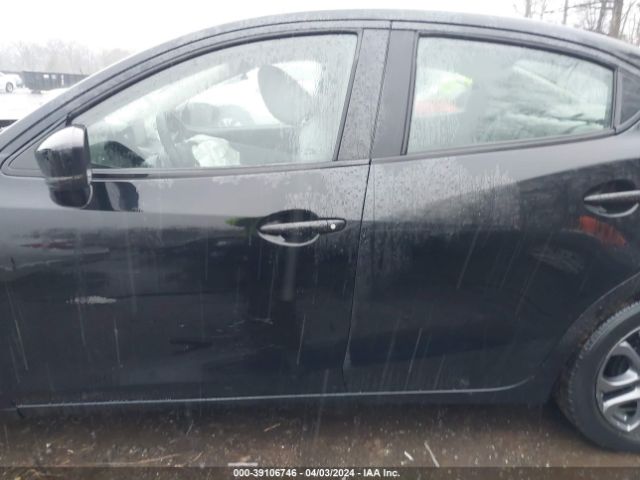 3MYDLBYV6KY505328 Toyota YARIS LE