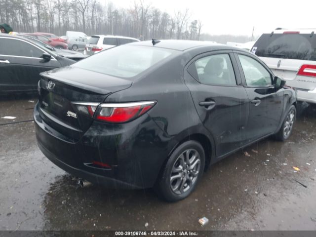 3MYDLBYV6KY505328 Toyota YARIS LE