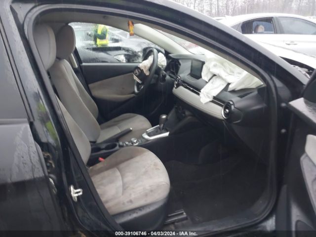 3MYDLBYV6KY505328 Toyota YARIS LE