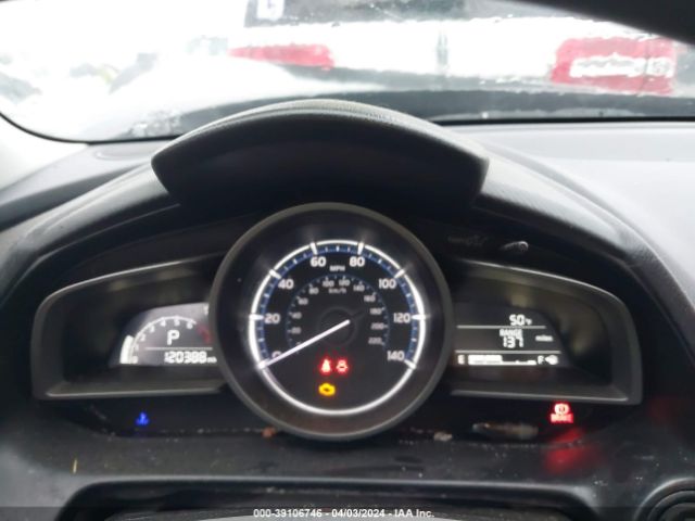3MYDLBYV6KY505328 Toyota YARIS LE